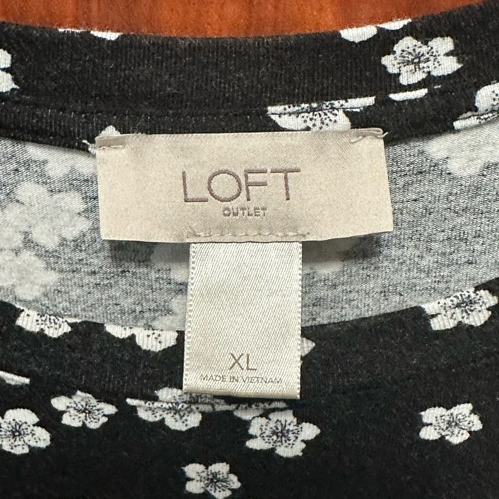 LOFT Monochrome Floral Sleeveless Midi Dress - Picture 4 of 5